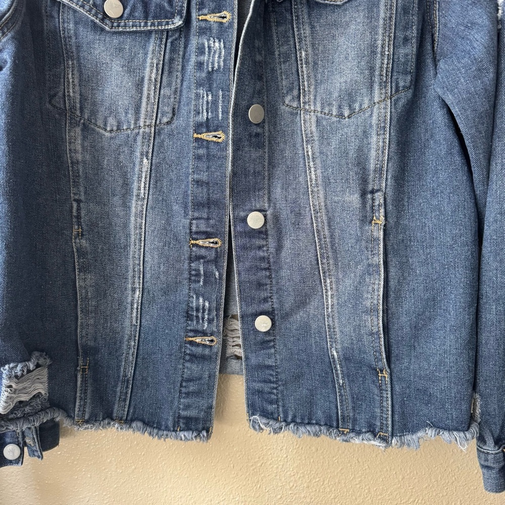 Jean Jacket - Ripped Distressed Fringe Denim Jacket with Pockets - Size L - Picture 4 of 6